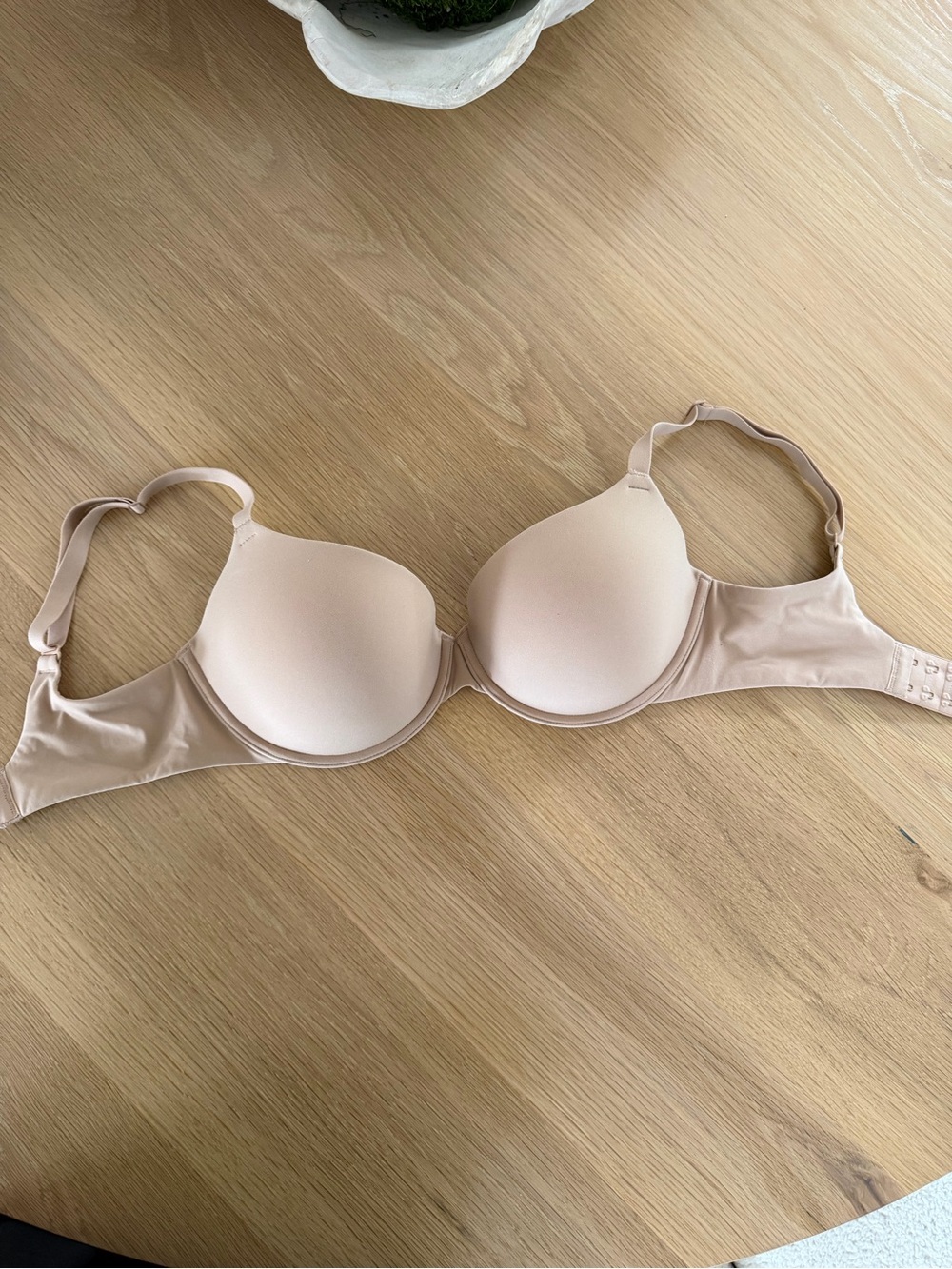 SKIMS “Fits Everybody” T-Shirt Bras -  “Onyx”(black) “Clay”(tan) “Sand”(nude) - Picture 11 of 12